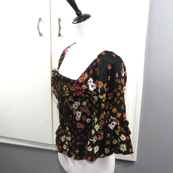 Patrons of Peace Floral Cropped Blouse with 3/4 Bell Sleeves Size Medium - Picture 3 of 6
